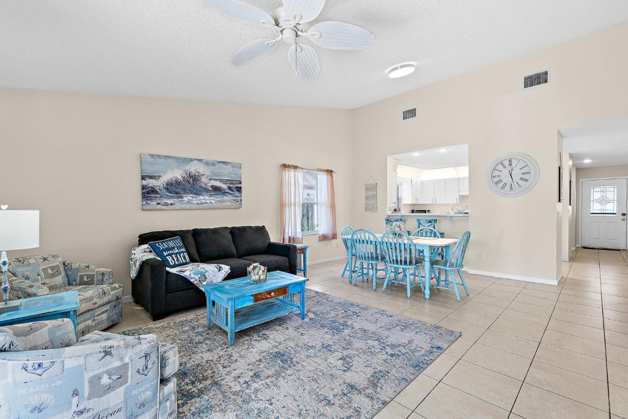Serene Seaside Retreat - Dog Friendly - 2Br Townhouse With Shared Heated Pool Steps To Paradise Beach! ملبورن بيتش المظهر الخارجي الصورة
