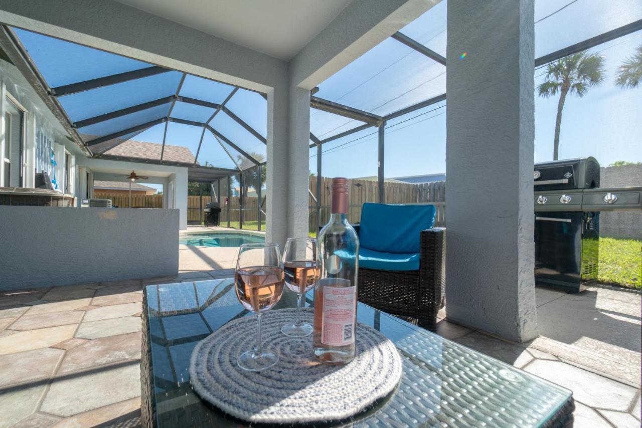 Serene Seaside Retreat - Dog Friendly - 2Br Townhouse With Shared Heated Pool Steps To Paradise Beach! ملبورن بيتش المظهر الخارجي الصورة